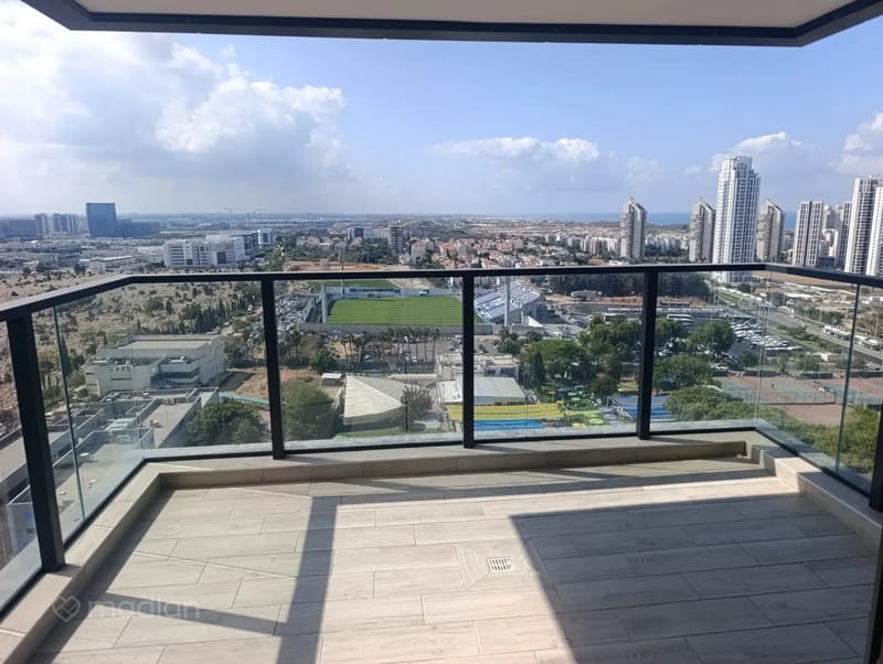 תמונה ממדלן – 4 חדרים • 7,300 ₪, שבטים 1, שכונה דרום מזרח, בת ים (1)