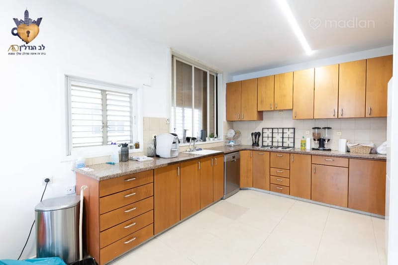 Photo from Madlan – 4 Rooms • ₪2,600,000, השר ברזילי 4, Southwest Neighborhood - Old, Bat Yam (1)