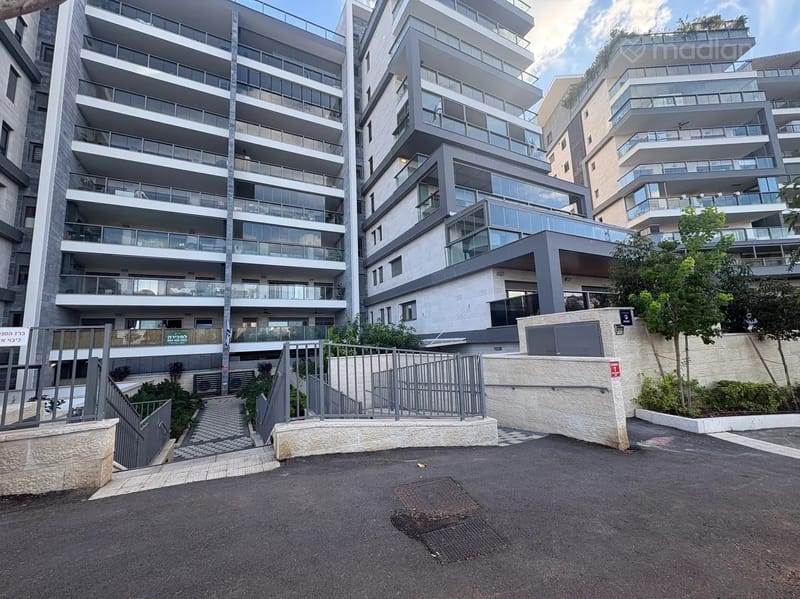 תמונה ממדלן – 5 חדרים • 3,450,000 ₪, דרך אריק שרון 15, ורדייה, חיפה