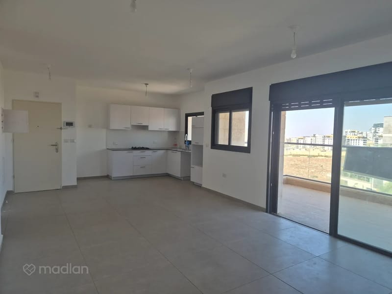 תמונה ממדלן – 5 חדרים • 9,500 ₪, יער בן שמן 10, נופים, מודיעין-מכבים-רעות (1)