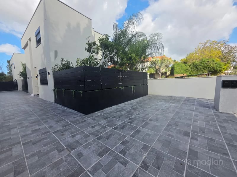 תמונה ממדלן – 6 חדרים • 13,500 ₪, דוד רזיאל 15, הרצלייה הצעירה, הרצליה (1)