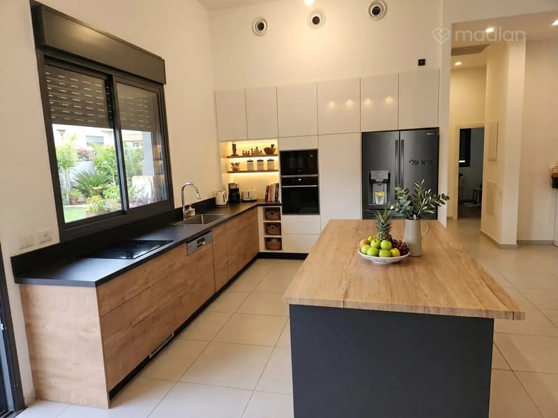 תמונה ממדלן – 5.5 חדרים • 15,000 ₪, דבורה עומר 5, נאות שדה, רעננה (1)