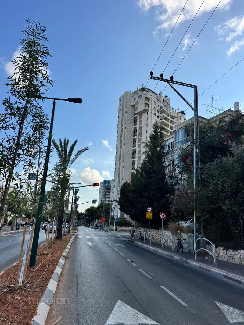 Фото с Madlan – 4 Комнаты • 5,990 ₪, בן גוריון 240, Поалей Аракевет, Гиватаим (1)