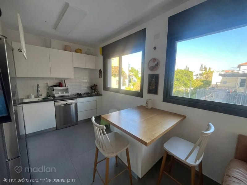 Photo from Madlan – 3 Rooms • ₪3,190,000, סוקולוב 36, Hadar, Ramat HaSharon (1)