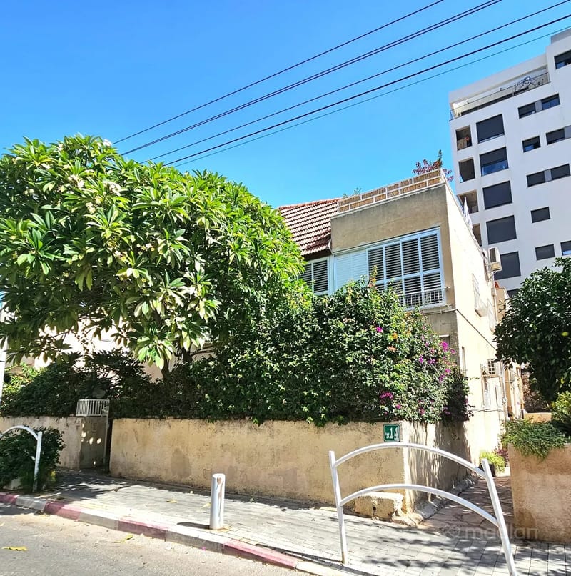 תמונה ממדלן – 2.5 חדרים • 4,400 ₪, פנחס רוטנברג 14, הבילויים, רמת גן (1)