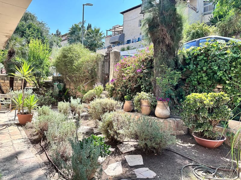 תמונה ממדלן – 5.5 חדרים • 9,800 ₪, עובד 12, גבעת חנניה (אבו תור), ירושלים (1)