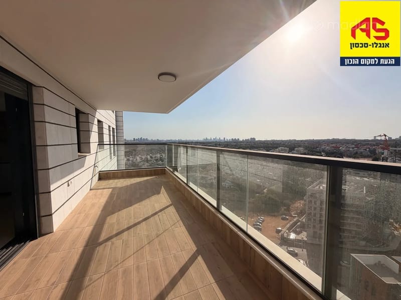 תמונה ממדלן – 5 חדרים • 13,000 ₪, יונה וולך 22, גרין פארק (שיכון עובדים), הוד השרון (1)
