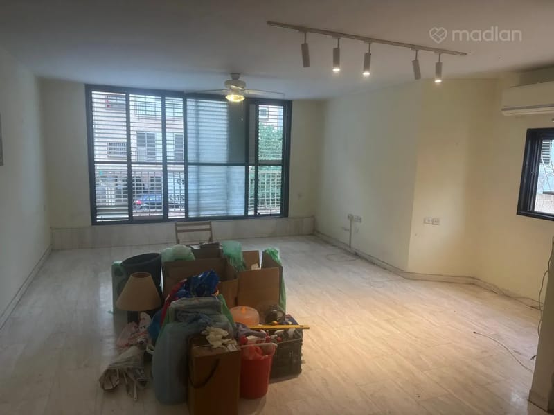 תמונה ממדלן – 4 חדרים • 8,500 ₪, שיינקין 61, שינקין, גבעתיים (1)