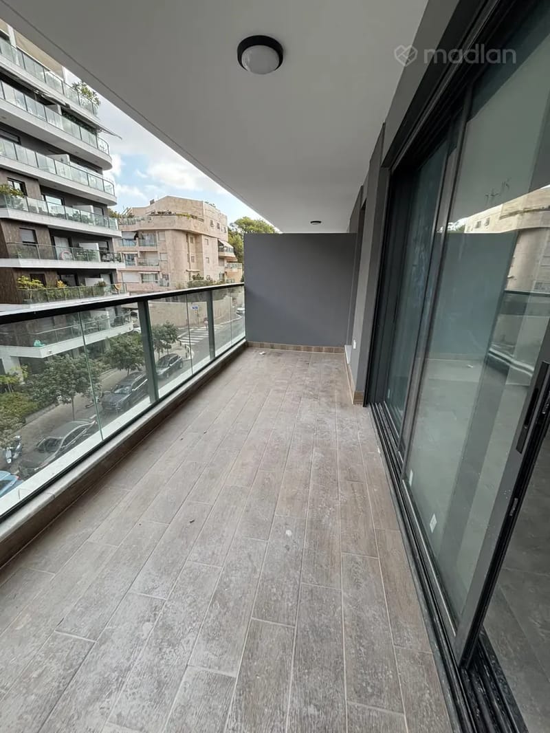 Фото с Madlan – 4 Комнаты • 12,000 ₪, גולומב 48, Арлозоров, Гиватаим (1)