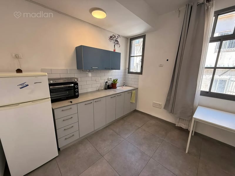 תמונה ממדלן – 2 חדרים • 2,400 ₪, דוברין 3, שער פלמר (תחנת רכבת השמונה), חיפה (1)
