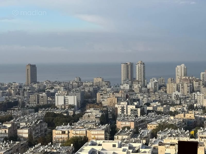 Фото с Madlan – 5 Комнаты • 8,300 ₪, פרויקט THE FIVE, Рамат-Йосеф, Бат-Ям (1)