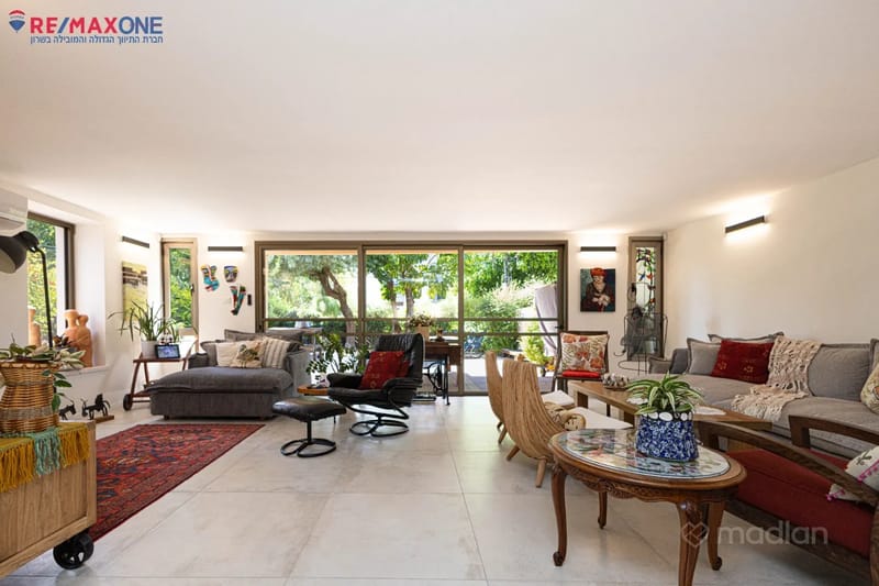 תמונה ממדלן – 7 חדרים • 8,750,000 ₪, א צ ג 10, אליעזר, כפר סבא (1)