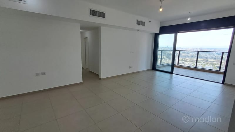 תמונה ממדלן – 4 חדרים • 7,800 ₪, פרויקט MOMENT, שכונה דרום מזרח, בת ים (1)