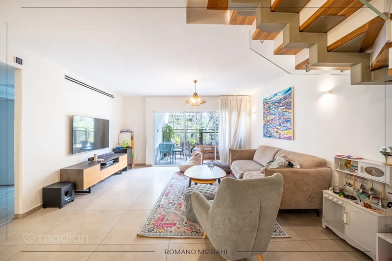 Photo from Madlan – 4 Rooms • ₪5,180,000, ק ק ל 18, Borochov, Givatayim (1)
