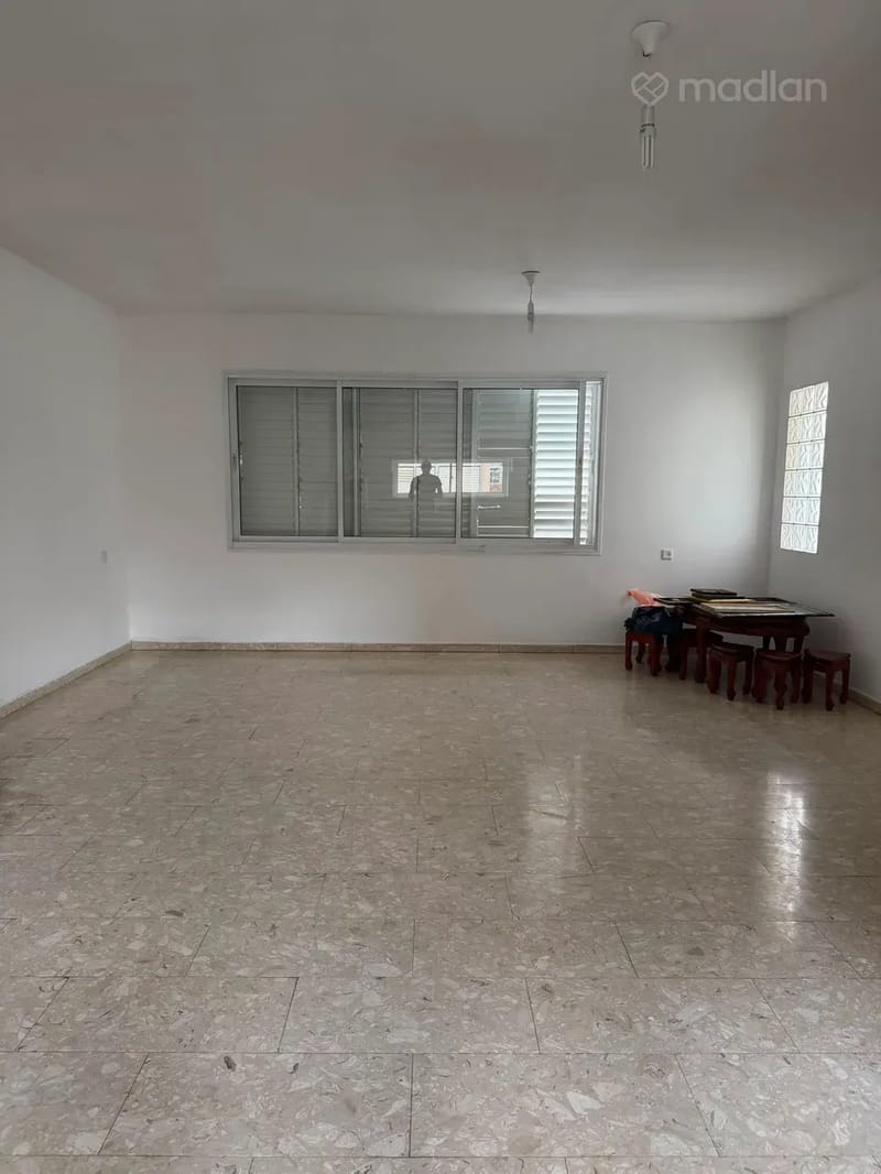 Photo from Madlan – 4.5 Rooms • ₪6,900, תנחום 4, Rambam, Rishon LeZion (1)