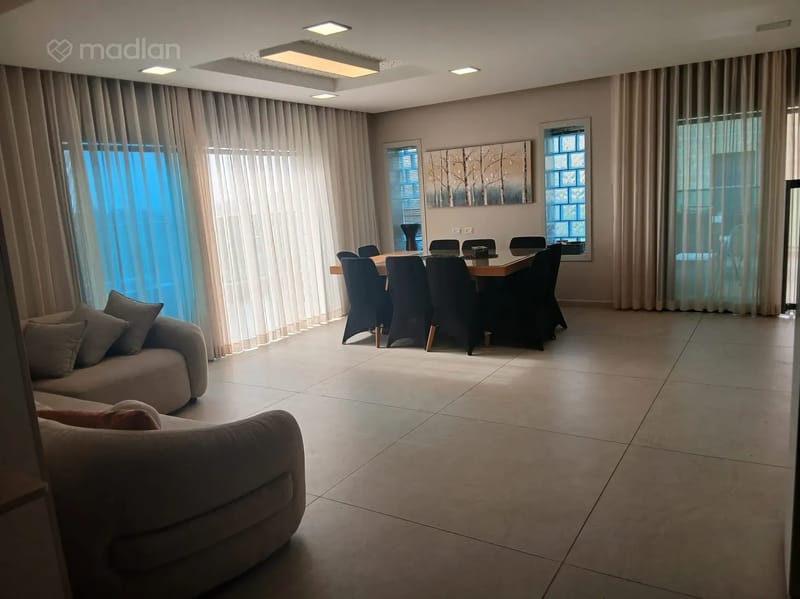 תמונה ממדלן – 6 חדרים • 12,150 ₪, אלעזר מנחם גלרנטר 16, חומת שמואל (הר חומה), ירושלים (1)