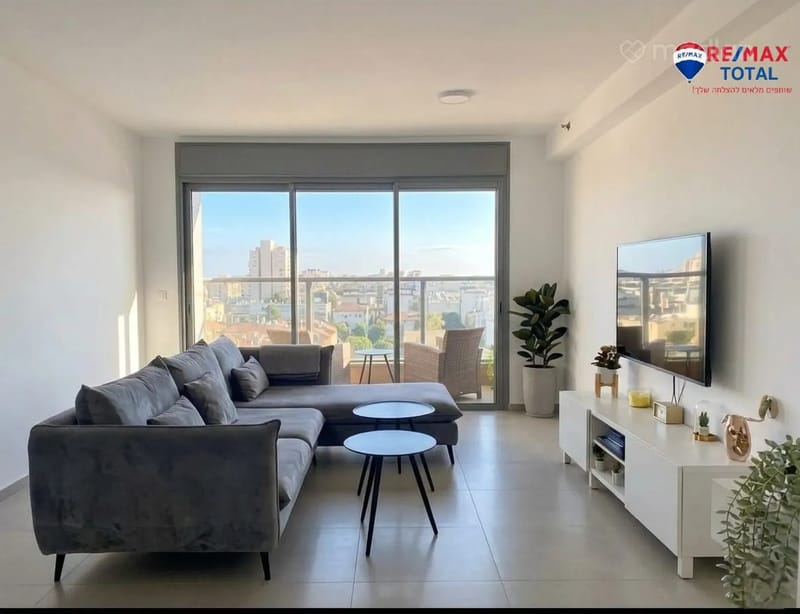תמונה ממדלן – 4 חדרים • 2,630,000 ₪, קלאוזנר 6, לב העיר, בת ים (1)