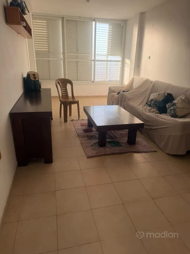 תמונה ממדלן – 4 חדרים • 4,050 ₪, דוד מסיקה 8, בת ים (1)