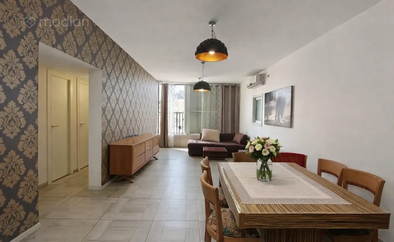 Photo from Madlan – 3.5 Rooms • ₪5,500, בלפור 25, HaGvul - Rotshlid, Bat Yam (1)