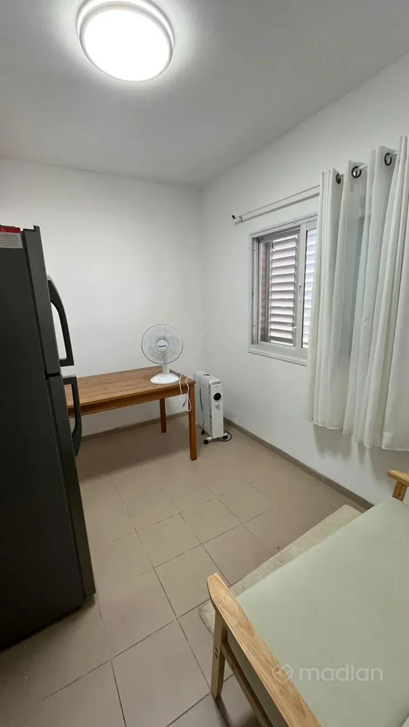 תמונה ממדלן – 2 חדרים • 2,200 ₪, המרגנית 1, גבעת עמוס, נשר (1)