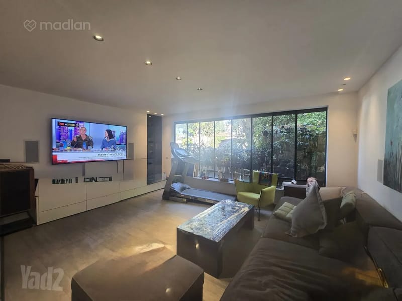 תמונה ממדלן – 7 חדרים • 9,500,000 ₪, אלוף דוד 46, רמת חן, רמת גן (1)