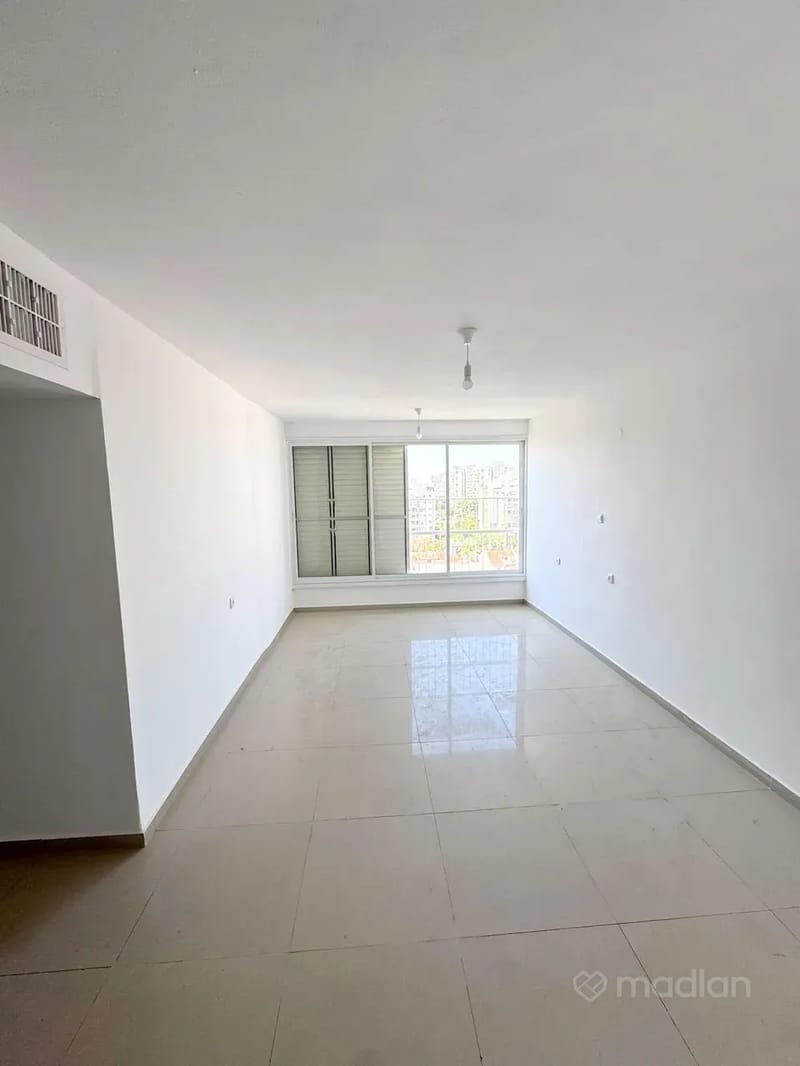 תמונה ממדלן – 5 חדרים • 7,600 ₪, הדרור 3, המרכז, קרית אונו (1)