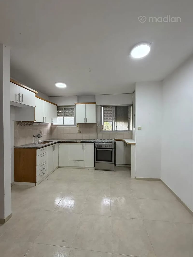 תמונה ממדלן – 4 חדרים • 3,600 ₪, דגניה 11, קריית חיים מערבית, חיפה (1)