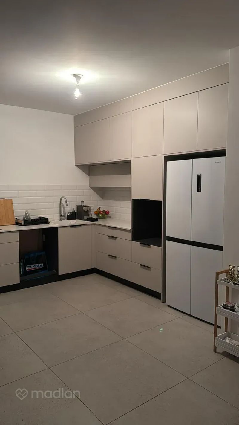תמונה ממדלן – 3 חדרים • 8,500 ₪, בר כוכבא 10, מרכז, הרצליה (1)