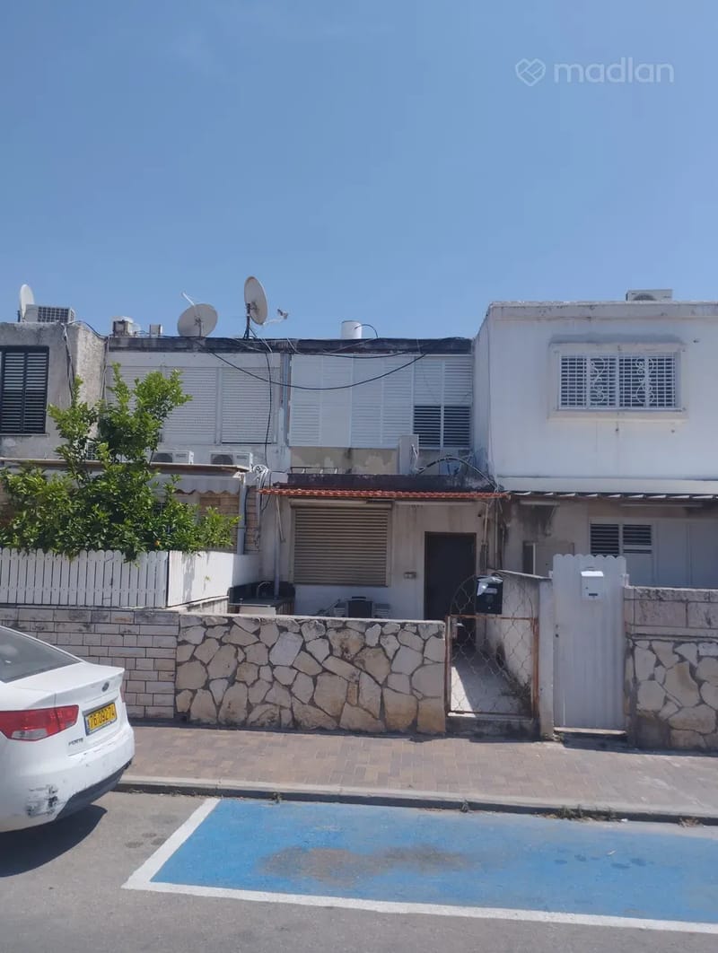 תמונה ממדלן – חדר וחצי • 2,200 ₪, חנה סנש 10, מוצקין הוותיקה, קריית מוצקין