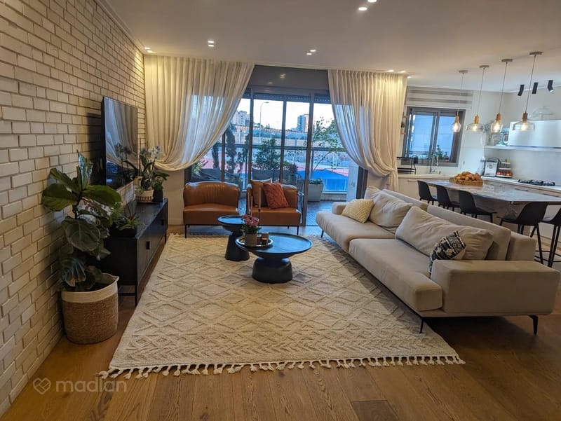 תמונה ממדלן – 5 חדרים • 3,950,000 ₪, נקאש 8, כפר גנים ג', פתח תקווה (1)