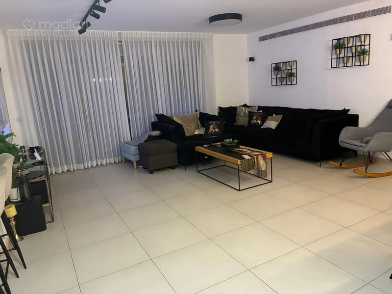 תמונה ממדלן – 5 חדרים • 11,500 ₪, המשוט 8, נאות רבין, יבנה (1)