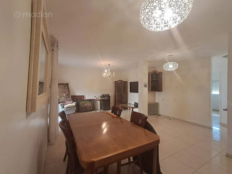 Фото с Madlan – 4 Комнаты • 8,800 ₪, ראובן מס 137, Рамот, Иерусалим (1)