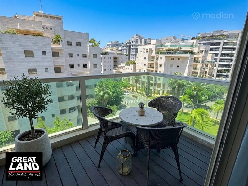 תמונה ממדלן – 5 חדרים • 12,400 ₪, חנה רובינא 15, תל ברוך, תל אביב (1)