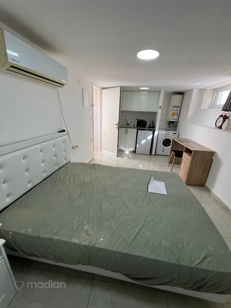 תמונה ממדלן – סטודיו • 2,500 ₪, אליהו חכים 45, תלפיות מזרח, ירושלים (1)