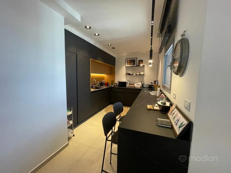 Photo from Madlan – 4 Rooms • ₪3,550,000, יוחנן הסנדלר 8, New South Neighborhood, Bat Yam (1)
