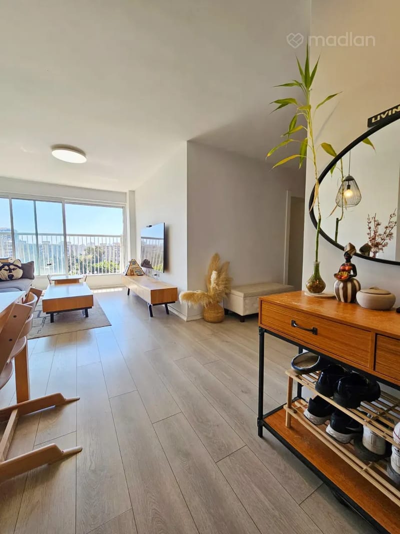 תמונה ממדלן – 3 חדרים • 6,650 ₪, ההגנה 126, נווה ברבור, כפר שלם מערב, תל אביב (1)