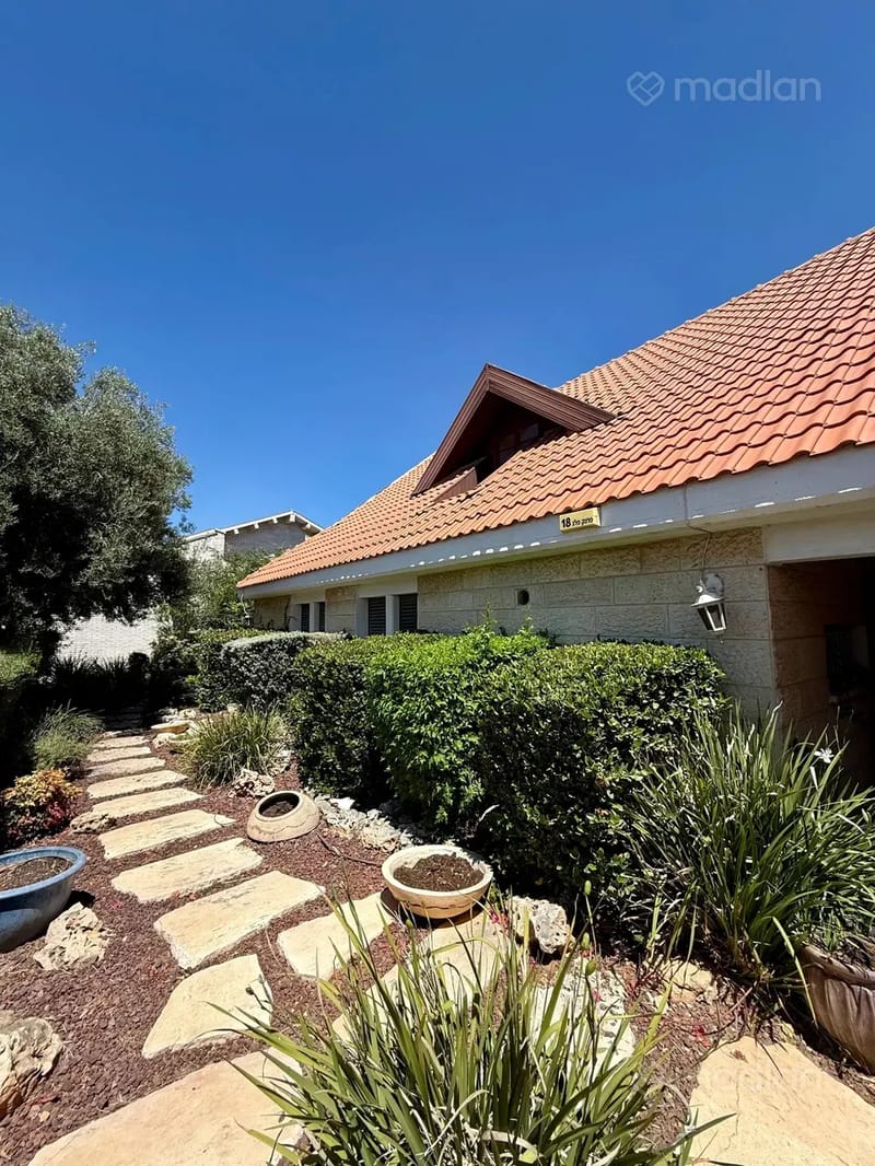 תמונה ממדלן – 7 חדרים • 7,800,008 ₪, פרנק פלג 18, הוד הכרמל, חיפה (1)