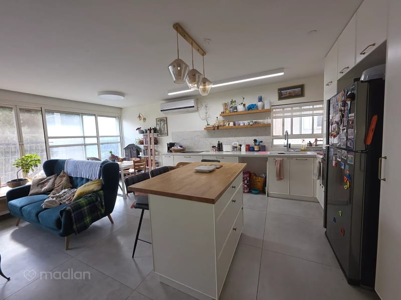 תמונה ממדלן – 4 חדרים • 6,850 ₪, ברנר 8, שכונה מרכז דרום, רעננה (1)