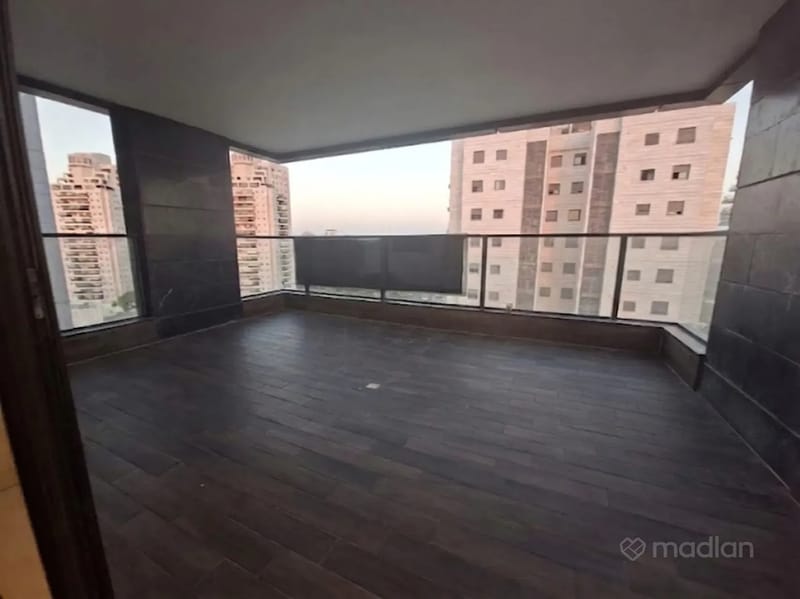 Photo from Madlan – 3 Rooms • ₪8,300, מבצע משה 28, Neve Yam, Rishon LeZion (1)