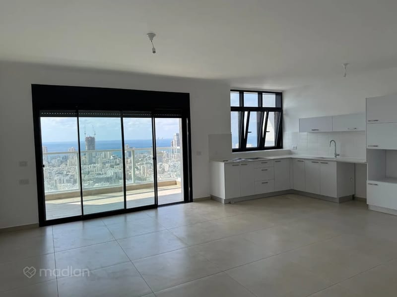 תמונה ממדלן – 5 חדרים • 8,500 ₪, פרויקט THE FIVE, רמת יוסף, בת ים (1)