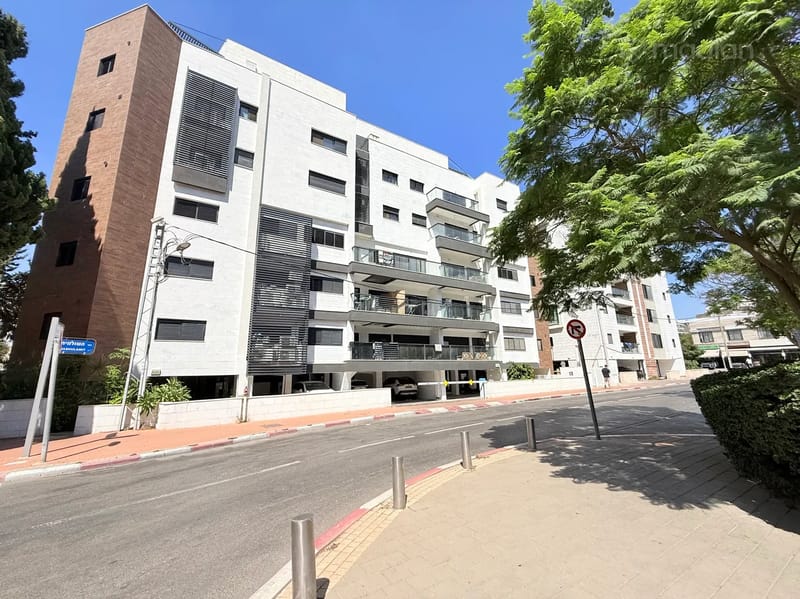 תמונה ממדלן – 3 חדרים • 2,640,000 ₪, השרון 31, מרכז, הרצליה (1)