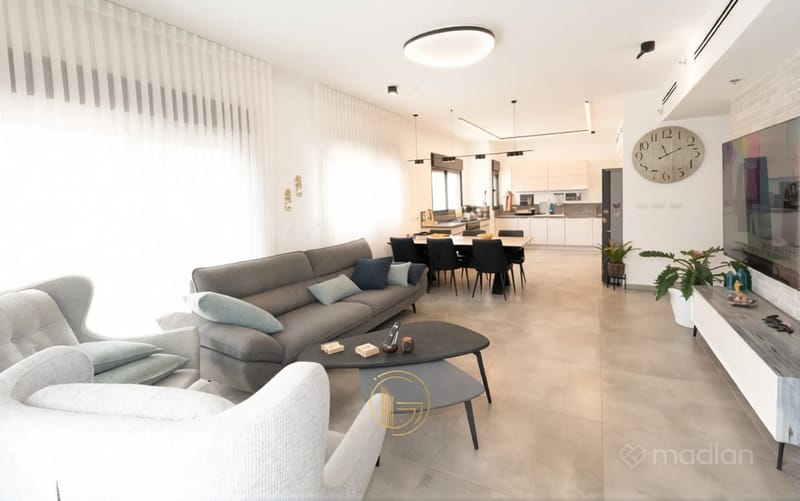 תמונה ממדלן – 4 חדרים • 5,950,000 ₪, השרון 13, מרכז, הרצליה (1)