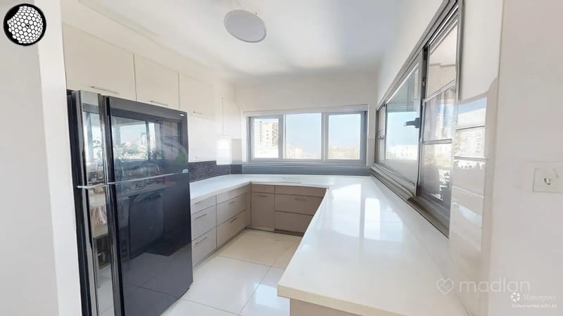 תמונה ממדלן – 4 חדרים • 4,250,000 ₪, ביאליק 39, חשמונאים, רמת גן (1)