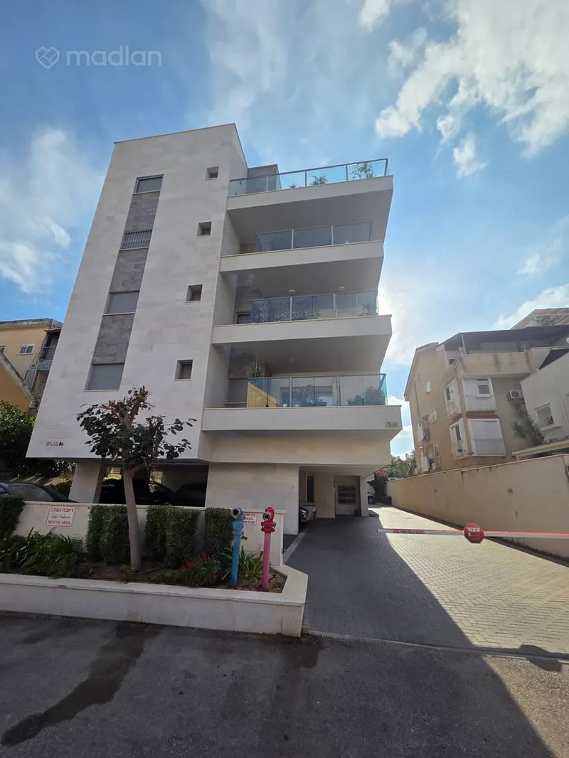 תמונה ממדלן – 3 חדרים • 1,750,000 ₪, הגדוד העברי 72, קריית חיים מזרחית, חיפה (1)