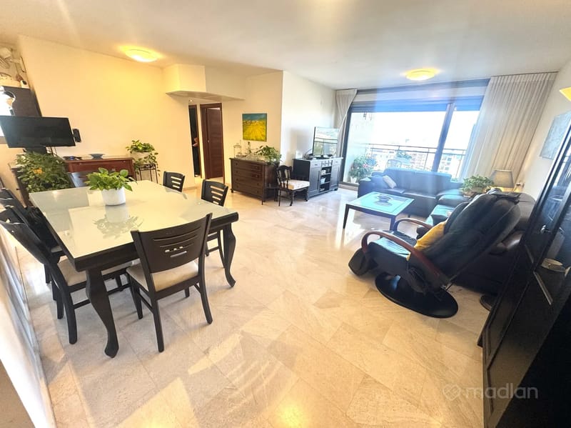 Photo from Madlan – 4.5 Rooms • ₪7,000,000, אורי צבי גרינברג 5, Azorei Hen, Tel Aviv (1)