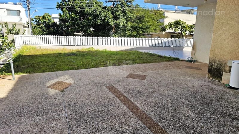 Фото с Madlan – 7 Комнаты • 7,490,000 ₪, ברנשטיין כהן 13, Кирьят Яарим, Рамат-ха-Шарон (1)