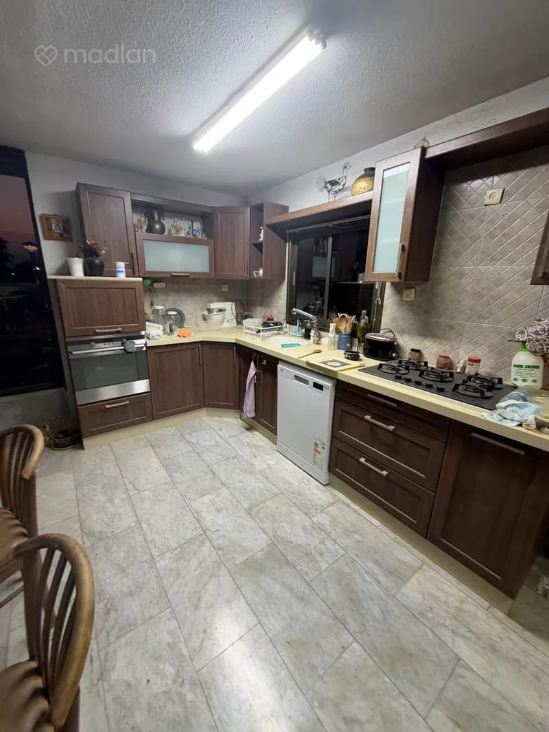 תמונה ממדלן – 4.5 חדרים • 5,500 ₪, בן צבי 23, ויצמן, רמלה (1)