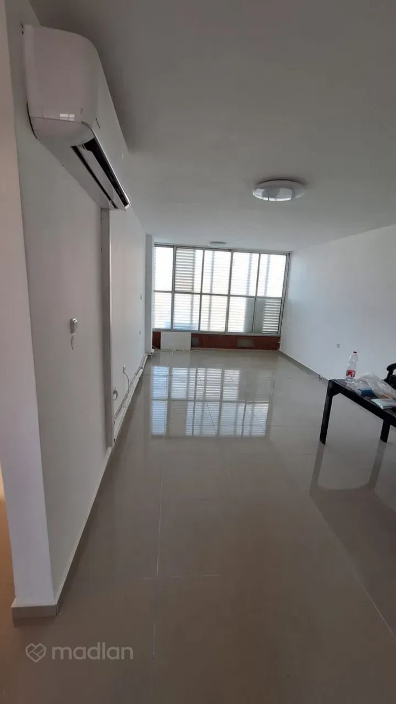 תמונה ממדלן – 3 חדרים • 3,800 ₪, ירושלים 29, רמב"ם, ראשון לציון (1)