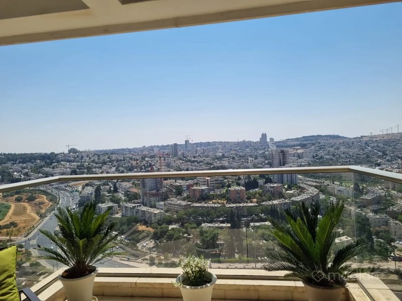 Photo from Madlan – 3 Rooms • ₪6,500, אברהם פררה 22, Holyland, Jerusalem (1)