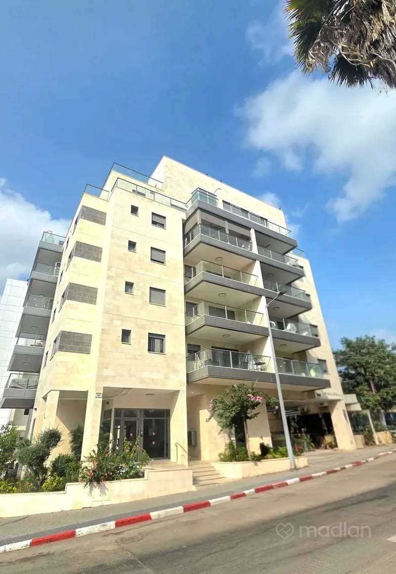 תמונה ממדלן – 5 חדרים • 3,190,000 ₪, סוקולוב 28, ראשונים, ראשון לציון (1)